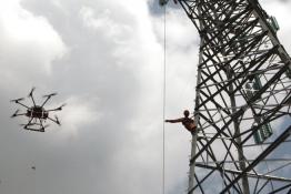 數(shù)控“架線工”為輸電工程高空架線