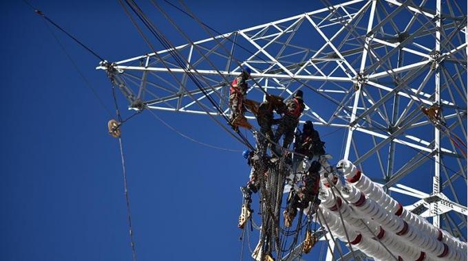 天津送變電公司：跨越架線穩推進