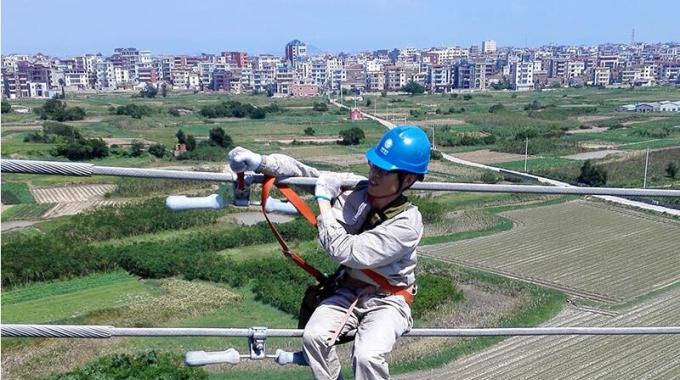 高空作業線路體檢 確保可靠供電