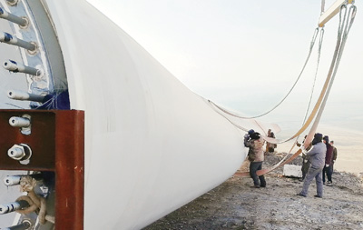 內蒙古達茂旗航天日澤風電供熱項目首臺機組并網