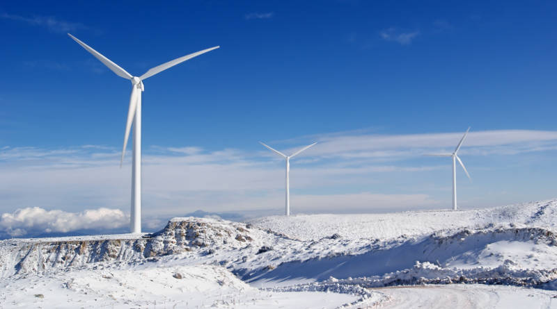 雪季無人機高空清潔風力發電機